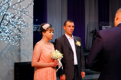 Поздравляем Петра и Светлану Никитиных с днем свадьбы!